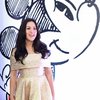 Sang bintang idola para kaum adam, Raisa diberi kehormatan untuk membawakan lagu 'Mimpi Adalah Harapan', versi Indonesia dari 'A Dream Is a Wish Your Heart Makes' (ost Cinderella).