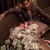 Seleb Melakukan Hal Biasa