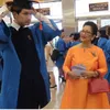Seleb Lulus Kuliah Pamer Toga