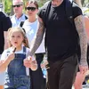 Keluarga Beckham ke Disneyland