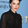 Kristen Stewart - St Vincent pacaran