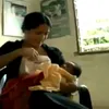Artis Menyusui di Tempat Umum