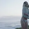 FOTO: Tampil Girly Miley Cyrus Makin Cantik di Klip \&#039;Malibu\&#039;!