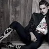 Kristen Stewart Tampil Tanpa Bra