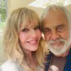 Foto Tommy dan Shelby Chong Mertua Rahma Azhari