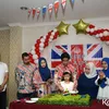 Annisa Trihapsari beri anak kado umrah