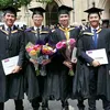 FOTO: Vidi Aldiano Resmi Jadi Alumni University Of Manchester!  