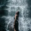 Foto Wulan Guritno Basah-Basahan di Air Terjun