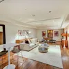 Rumah Crystal, Janda Hugh Hefner