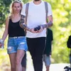 Zayn Malik Happy Bareng Wanita Lain