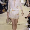Kendall Jenner di atas Catwalk