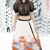 Kendall Jenner di atas Catwalk
