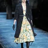 Kendall Jenner di atas Catwalk
