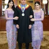 Gaya Annisa Pohan dan Almira dampingi AHY