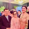 Gaya Bella Saphira di Resepsi Pernikahan Rasyid Rajasa
