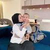 Selebriti yang gaya berhijabnya dikritik