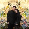 Lesti Dalam Balutan Busana Gelap