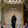 Lesti Dalam Balutan Busana Gelap
