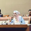 Gaya Mulan Jameela Saat Ngantor Sebagai Anggota Dewan