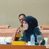 Gaya Mulan Jameela Saat Ngantor Sebagai Anggota Dewan