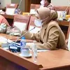 Gaya Mulan Jameela Saat Ngantor Sebagai Anggota Dewan