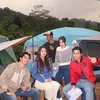 Para pemain CINTA SEDALAM RINDU berpose bareng.