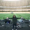Gerald Situmorang di atas panggung di stadion