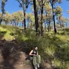 Ghea Youbi di savana pendakian Lawu