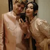 Glenca Chysara &amp; Rendi Jhon mirror selfie di acara Lesti