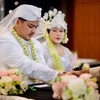 Rully ketika akad nikah dengan Boiyen