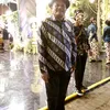 Sule pakai batik