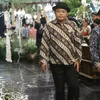 Sule pakai topi