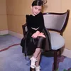 Guzel duduk manis