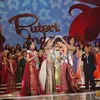 Puteri Indonesia, Elvira Devinamira, Gabriela Isler