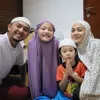 Dian Ayu Lestari dan keluarga