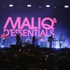 Maliq &amp; D'Essentials konser di panggung