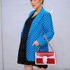 Tak hanya jaket, Nagita Slavina juga menenteng hand bag mewah dari brand Gucci tersebut.