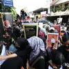 Fans Nikita Mirzani Demo Tuntut Pembebasan