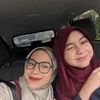Sienna &amp; ibu sambung selfie di mobil