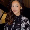 rambut panjang Maia Estianty