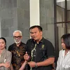 Bunga Zainal pakai inner putih