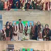 Imel Putri Cahyati bersama peserta pesantren ramadan