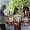 foto-foto Restu - penjual cilok bertato di Malang