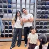 Abel Cantika Bersama Suami dan Anak ke Mall