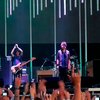 Radiohead Live in Praha ini digelar tahun 2009 lalu. Walaupun hanya berbekal kamera ala kadarnya, film konser ini sukses dan banyak dicari orang.