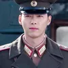 Potret Aktor Hyun Bin Kenakan Seragam Tentara