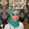 Inul Daratista pakai jilbab hijau