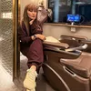 Inul Daratista duduk di kursi kereta