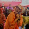 Ira Wibowo ikut lari di tengah malam.