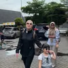 Irish Bella dan anak